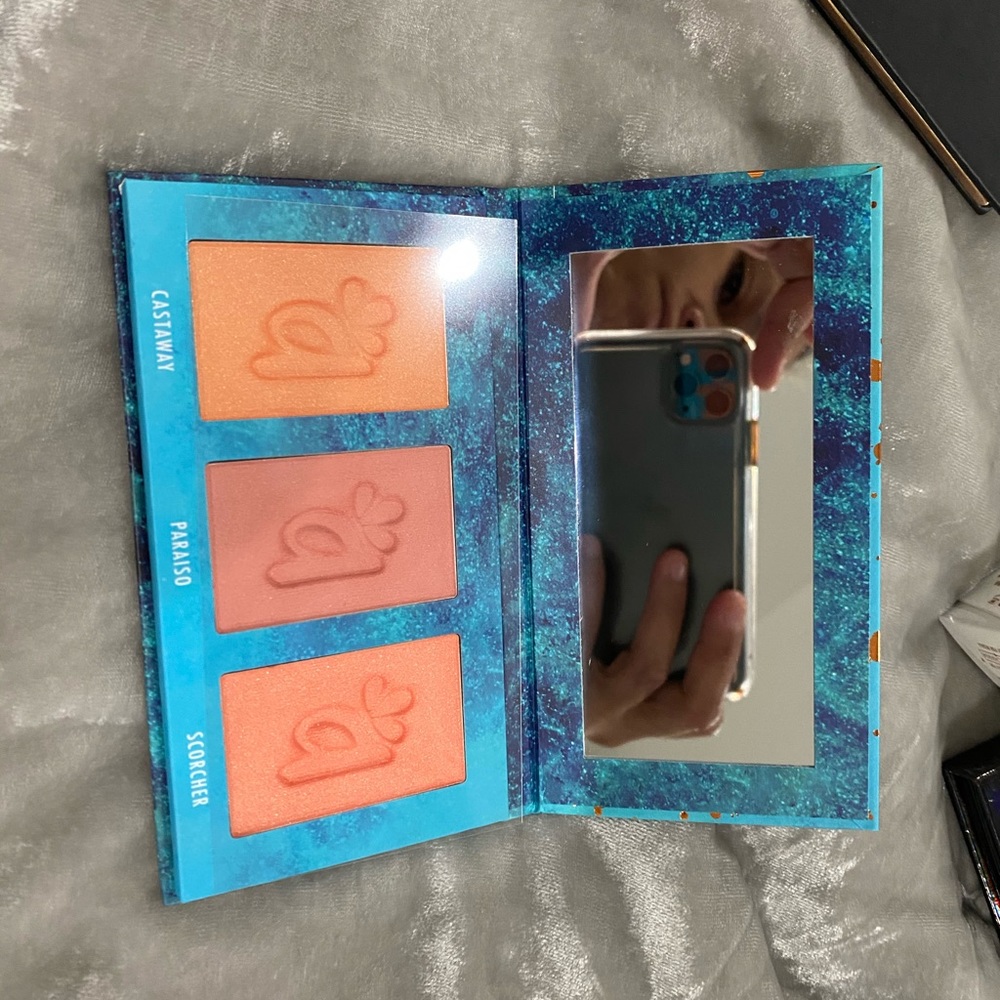 Makeup bundle - Picture 4 of 6